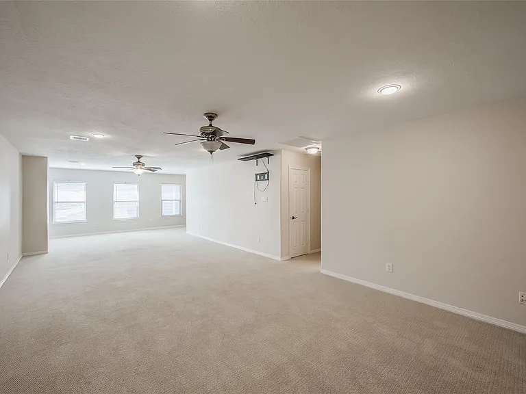 930 Lawrence St — Photo 23