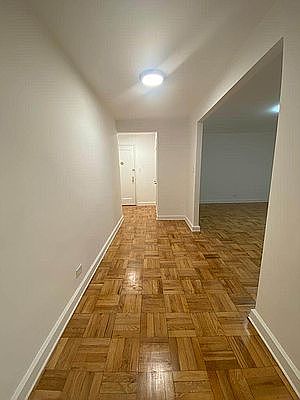 3rd image of 13505 Hoover Ave #1STFL