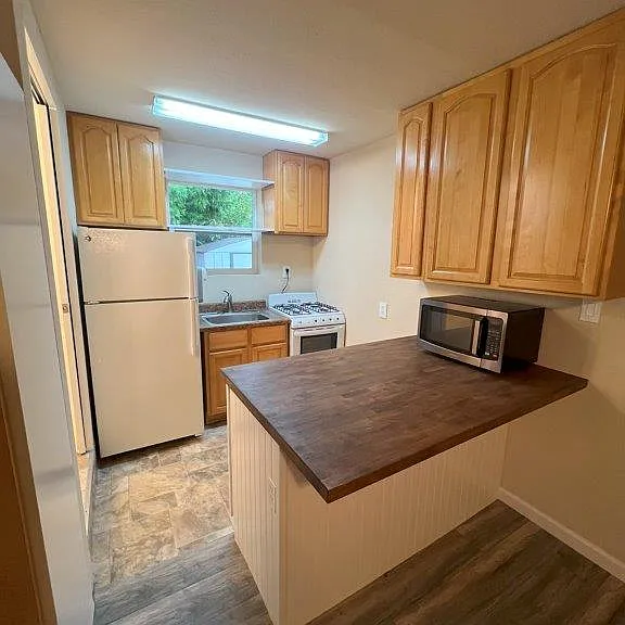17440 Almond Rd — Photo 3