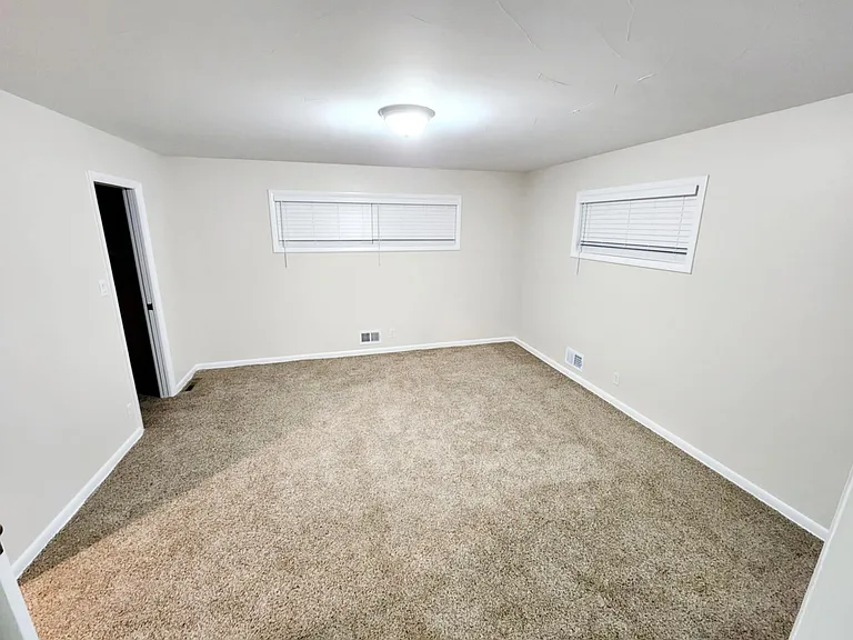 10820 Claire Ln — Photo 10