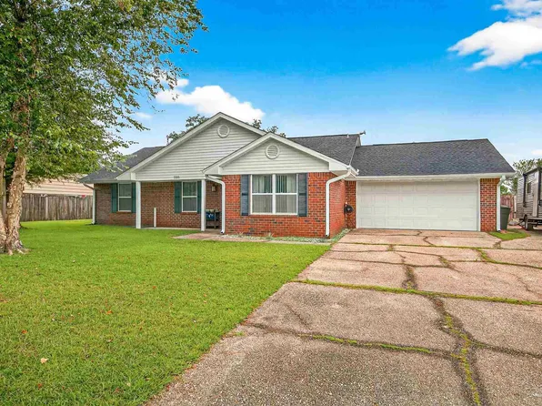 2215 Cricket Ridge Dr, Cantonment, FL 32533