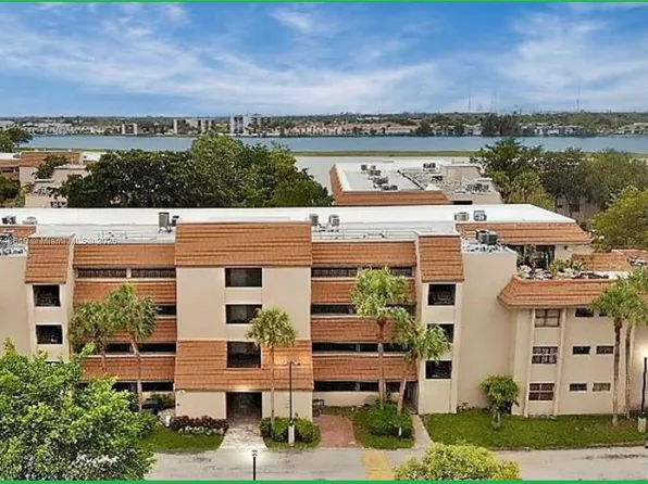 511 Ives Dairy Rd APT 102-6, Miami, FL 33179