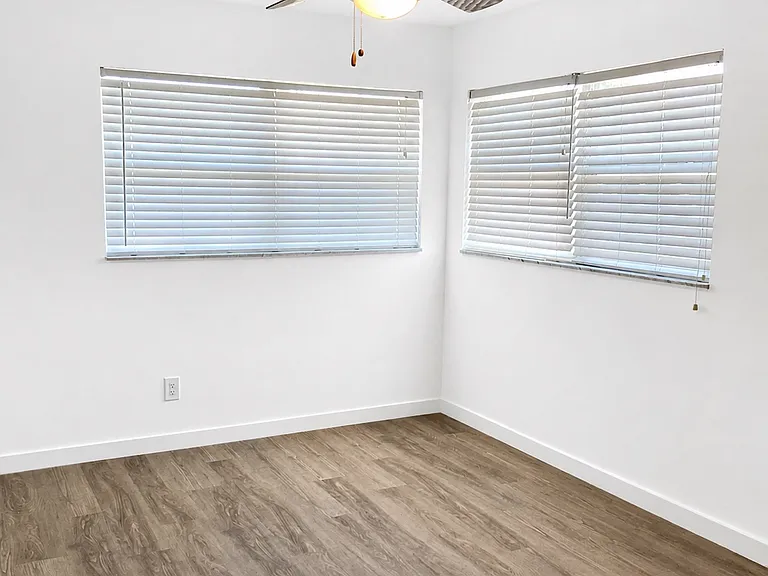 5242 Seagull Ct — Photo 8