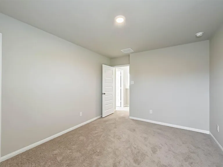 4907 Luke Mathew Dr — Photo 28