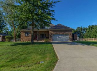 214 Squires Pointe Rd, Paris, KY 40361
