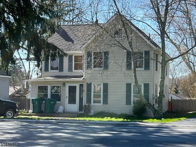 1st image of 41 Vernon Ave