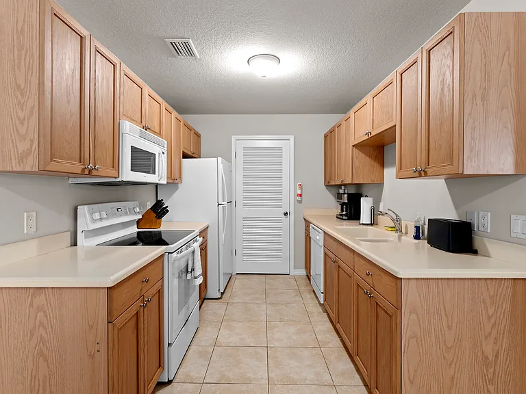 2173 Harrison St — Photo 4