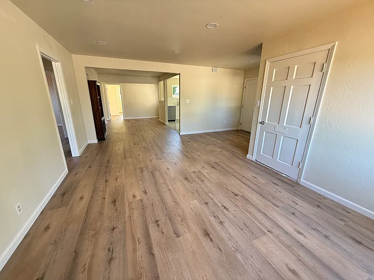 553 Waite Ave — Photo 21