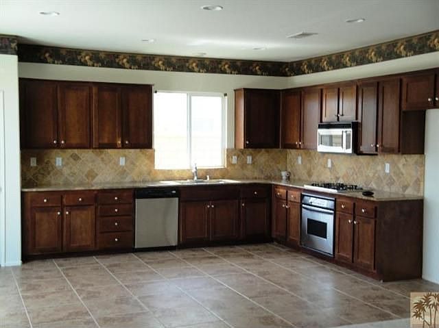 1st image of 41396 Montcalm Ct