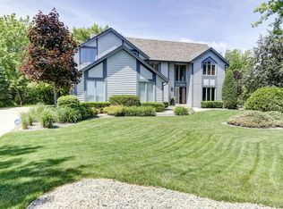 8403 S 68th St, Franklin, WI 53132