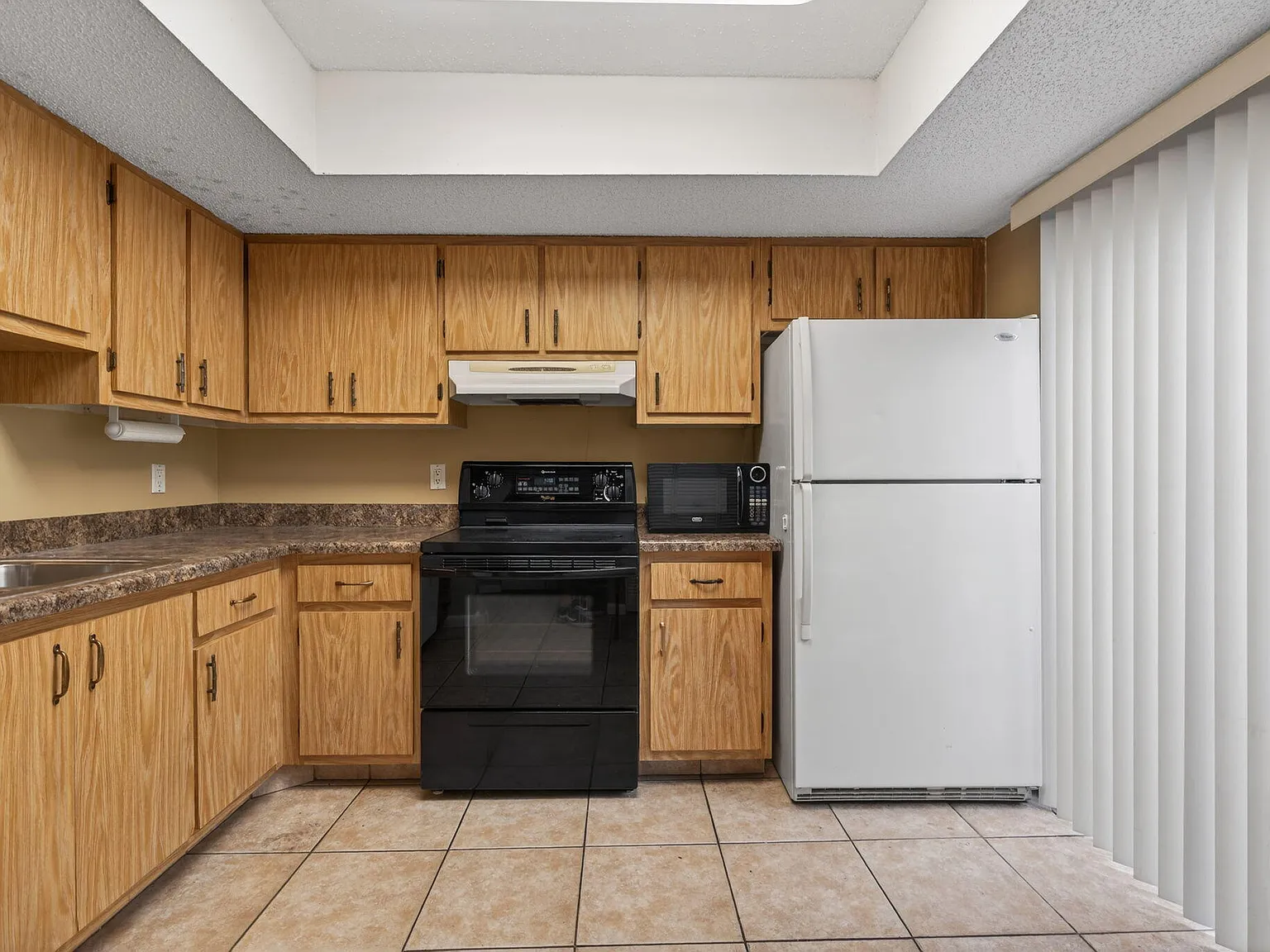 2 bed, 2.5 bath, 1284 sqft, $2,350 — Photo 3