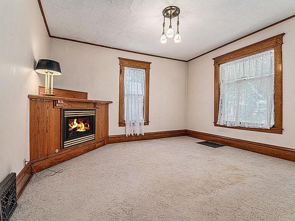 3rd image of 311 W 10th St