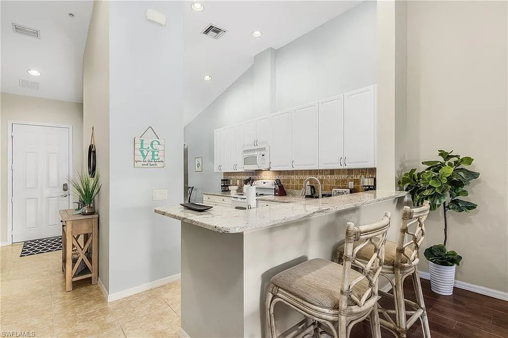 2 bed, 2.0 bath, 1529 sqft, $4,500 — Photo 2