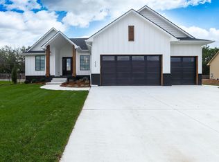 284 S Wellcrest Ct, Goddard, KS 67052