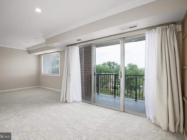 1604 Renate Dr #303 — Photo 11