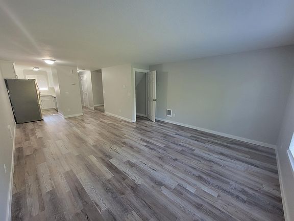 5th image of 12709 48th Ave NE APT 2