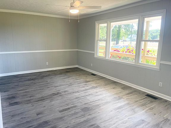 4th image of 490 Circle M Rd.