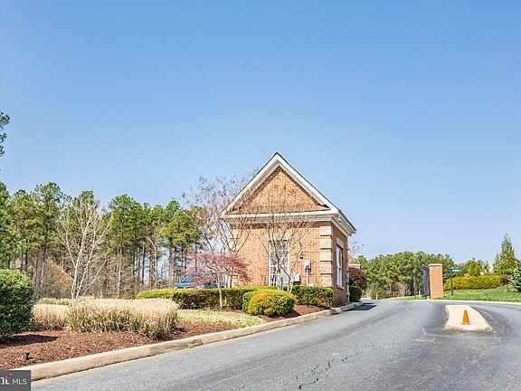 3rd image of 9830 White Oak Swamp Ct