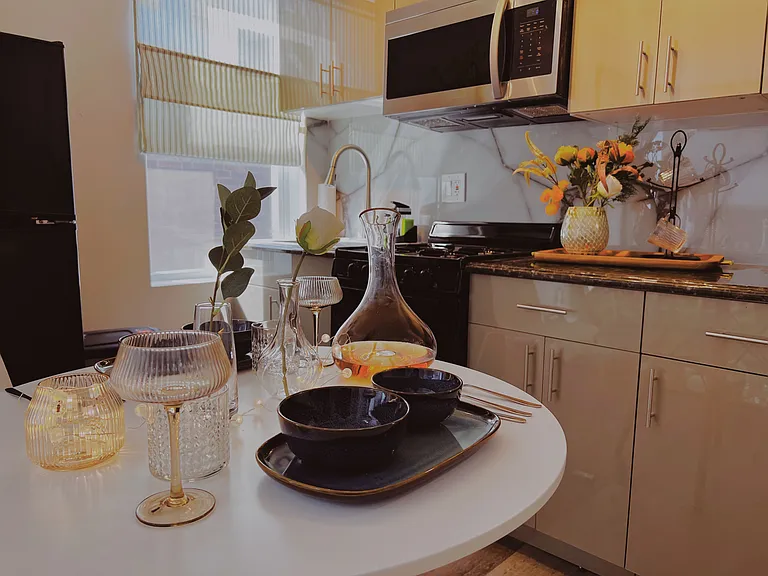 2402 Spruce St #3R — Photo 9