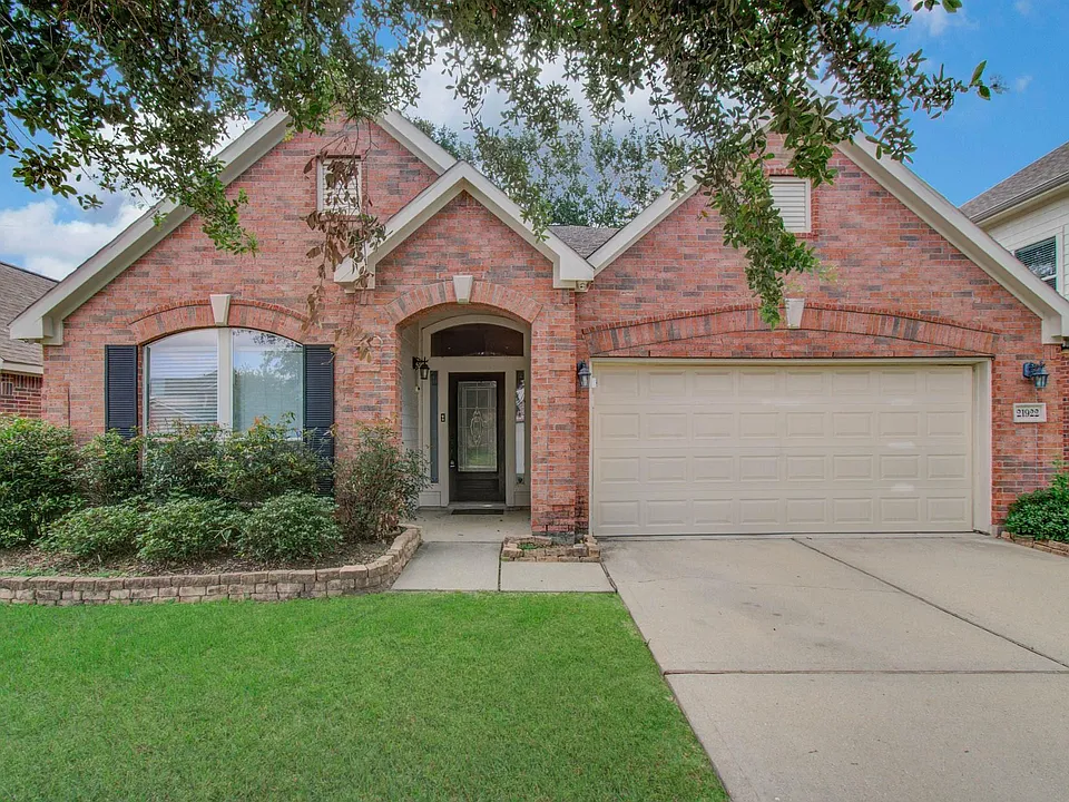 21922 Catoosa Dr