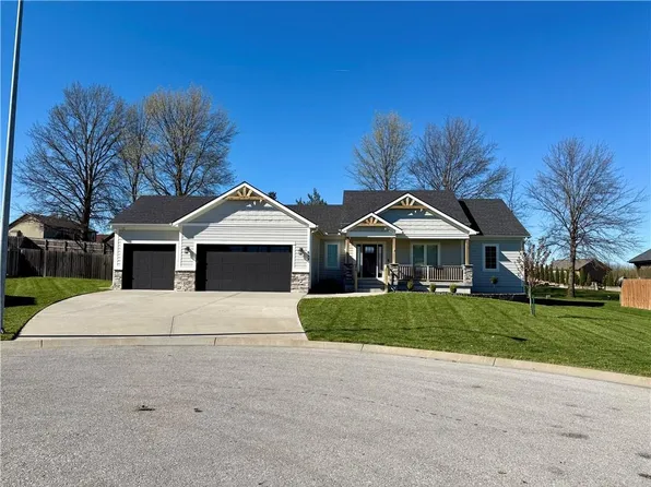 522 NW Bailey Dr, Grain Valley, MO 64029