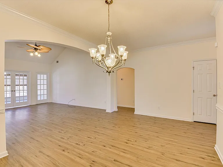 443 Surrey Park Dr SE — Photo 11