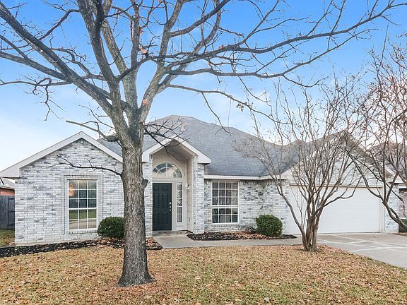 3rd image of 138 Woodcreek Dr