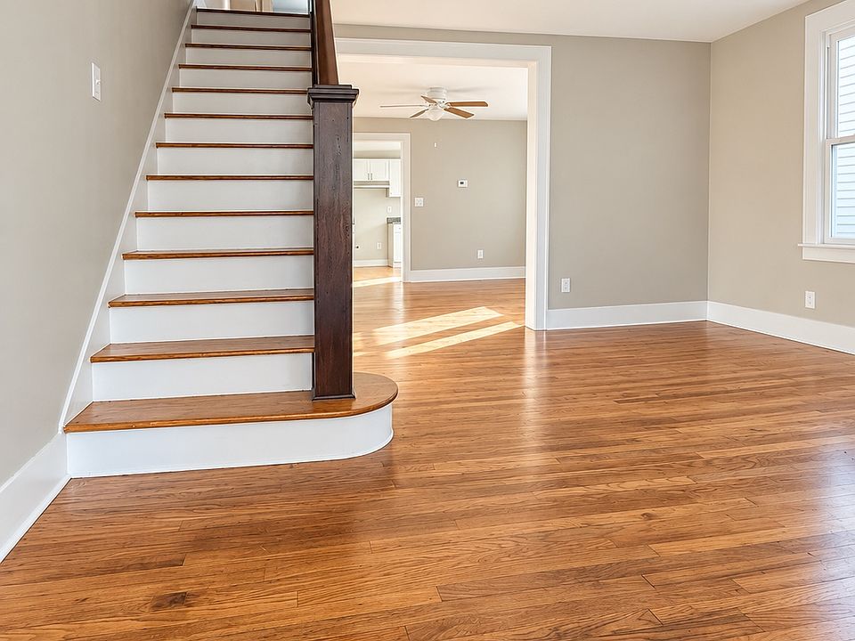 547 Pine St, photo 9