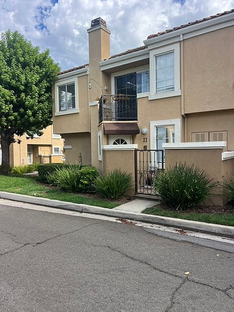 1st image of 11 Opera Ln