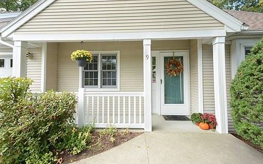 3rd image of 9 Dalton Dr