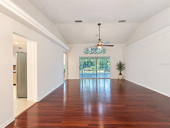 4th image of 25295 CAYCE COURT