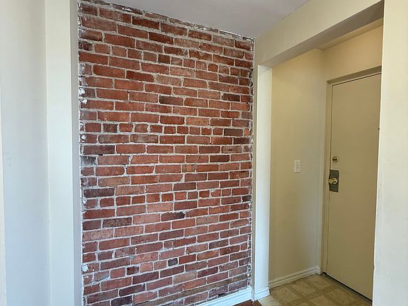 3rd image of 190 N Washington St #C2