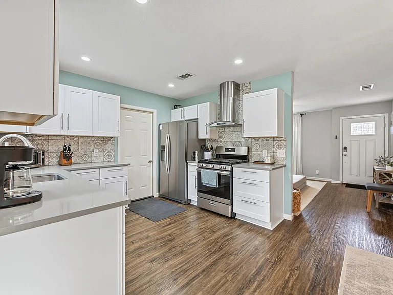 8508 Bradford Dr — Photo 9