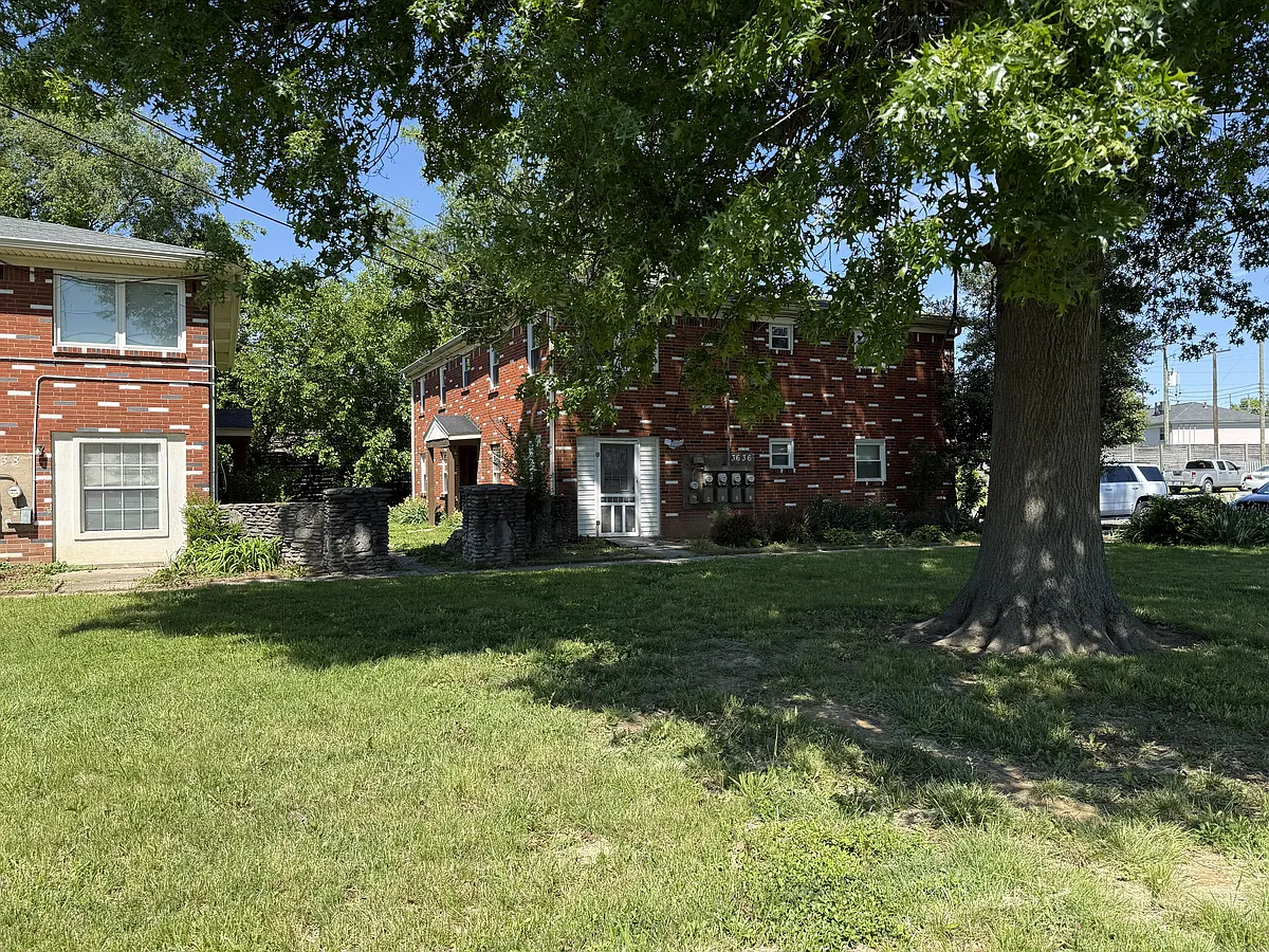 Building Photo - 3636 Manslick Rd #4
