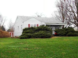 355 W Henson St, Warrensburg, IL 62573
