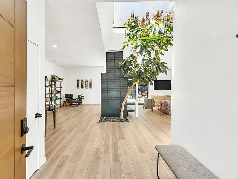 8712 Celery Ct — Photo 3