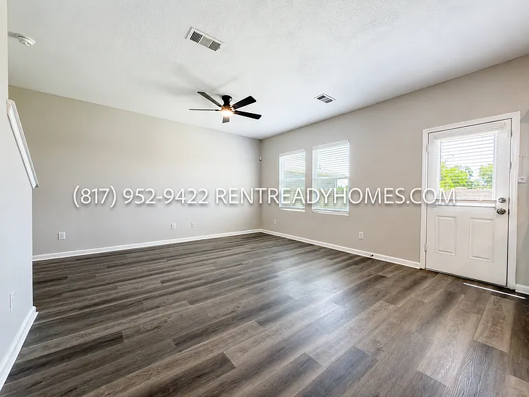 419 Covington Cv — Photo 8