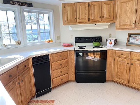 2nd image of 41 Trailwood Dr