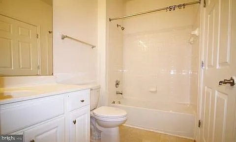 21216 McFadden Sq #207 — Photo 20