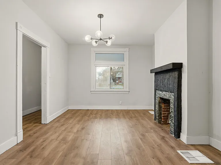 7040 Kedron St — Photo 2