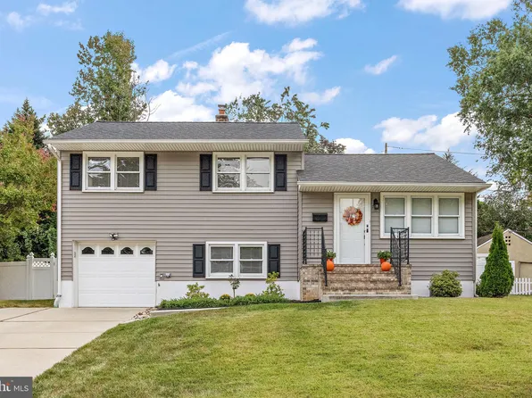 1021 Wagoner Dr, Wilmington, DE 19805