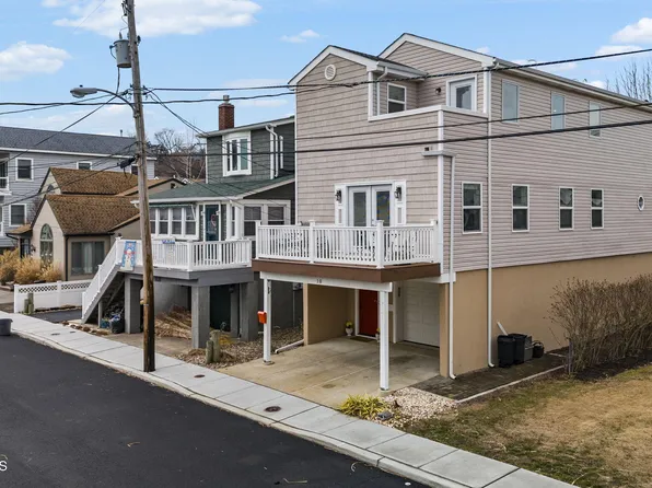 10 Central Avenue, Highlands, NJ 07732