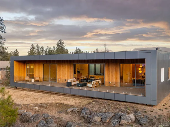 61913 Hosmer Lake Dr, Bend, OR 97702