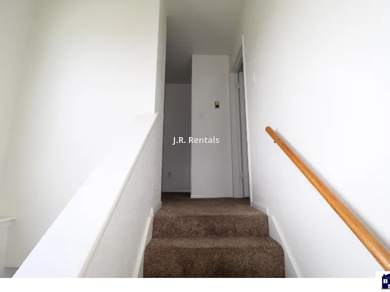 2412 Skylark Cir — Photo 8