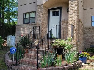 200 Plaza Dr APT 1, Chapel Hill, NC 27517