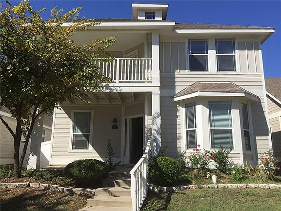 4th image of 1901 Cambridge Dr