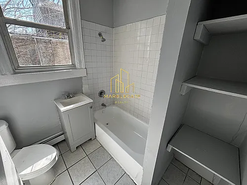 70 Eaton Pl Photo 1