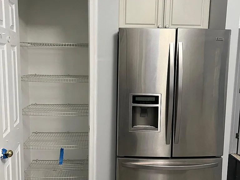 Kitchen, refrigerator & pantry