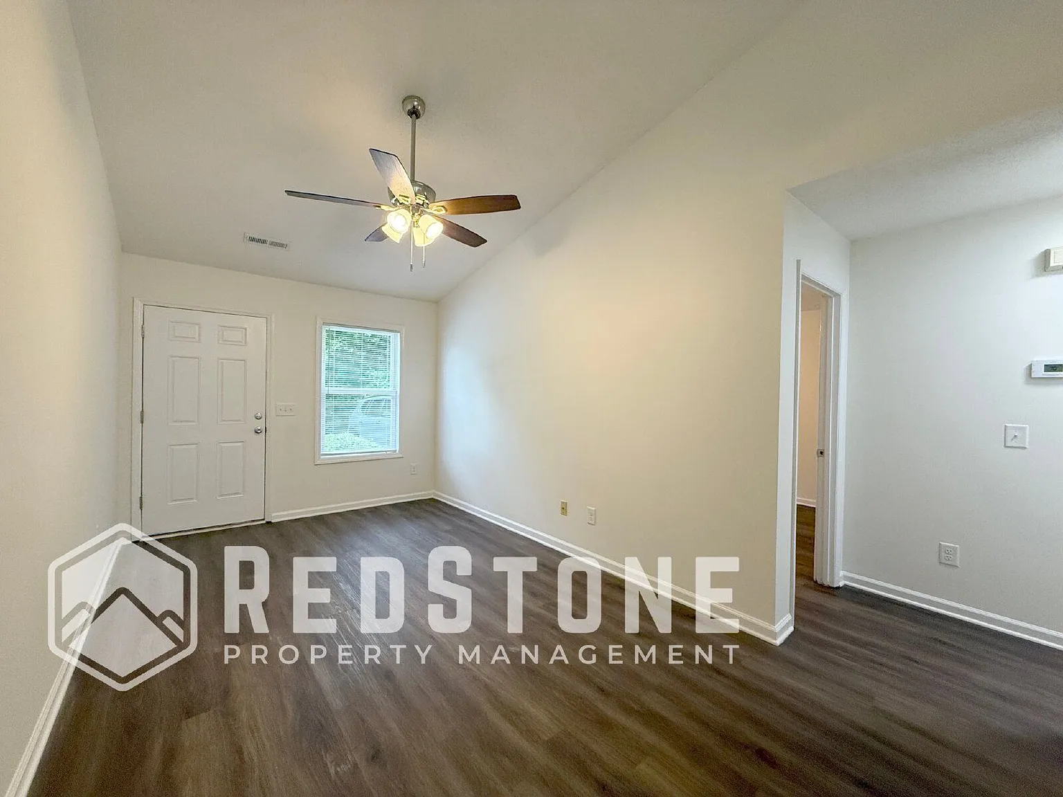 2 bed, 1.0 bath, $1,095 — Photo 3