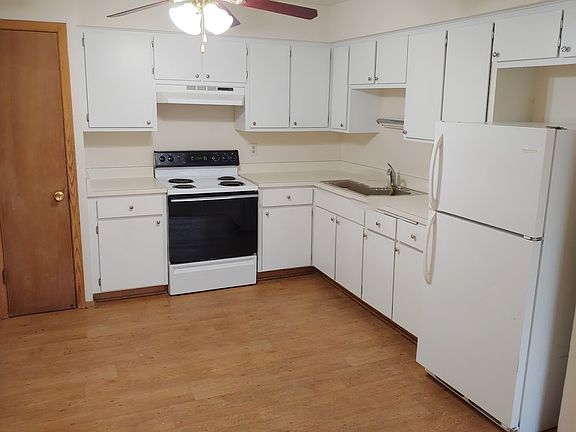 2nd image of 4284 S Whitnall Ave #7